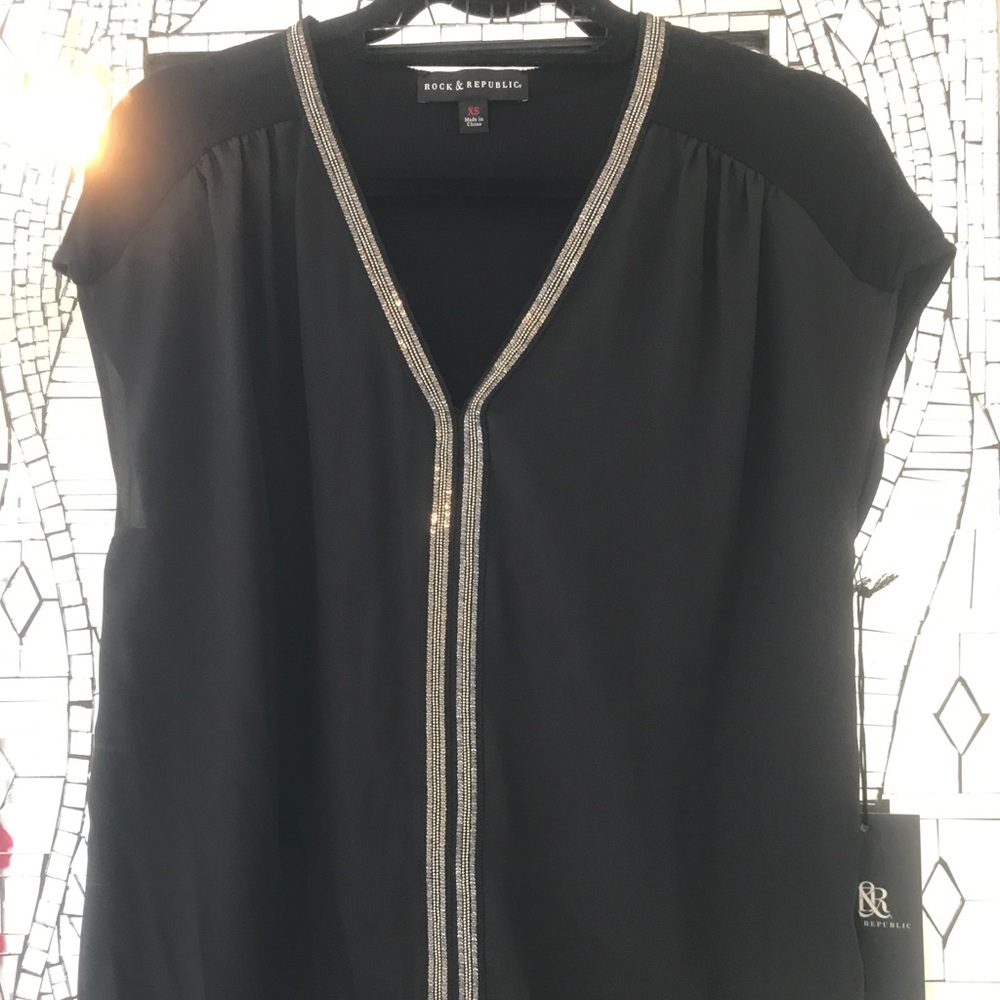 🔥NWT Rock & Republic Dressy Top